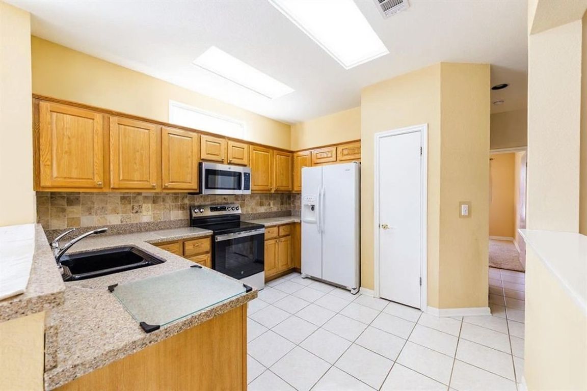 113 Bass Street Georgetown, TX 78633 - Photo 5 of 29