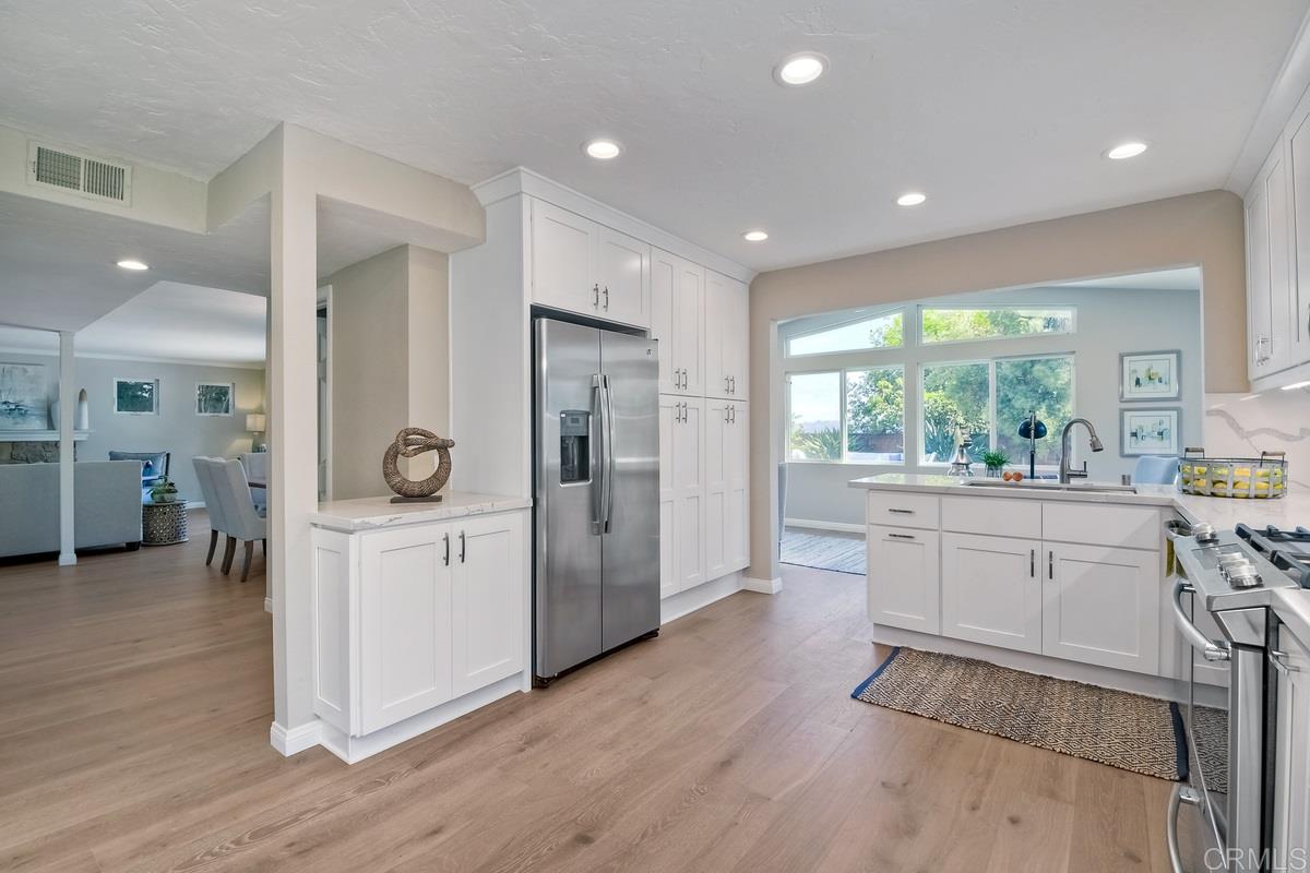 631 Dell Street Solana Beach, CA 92075 - Photo 4 of 25