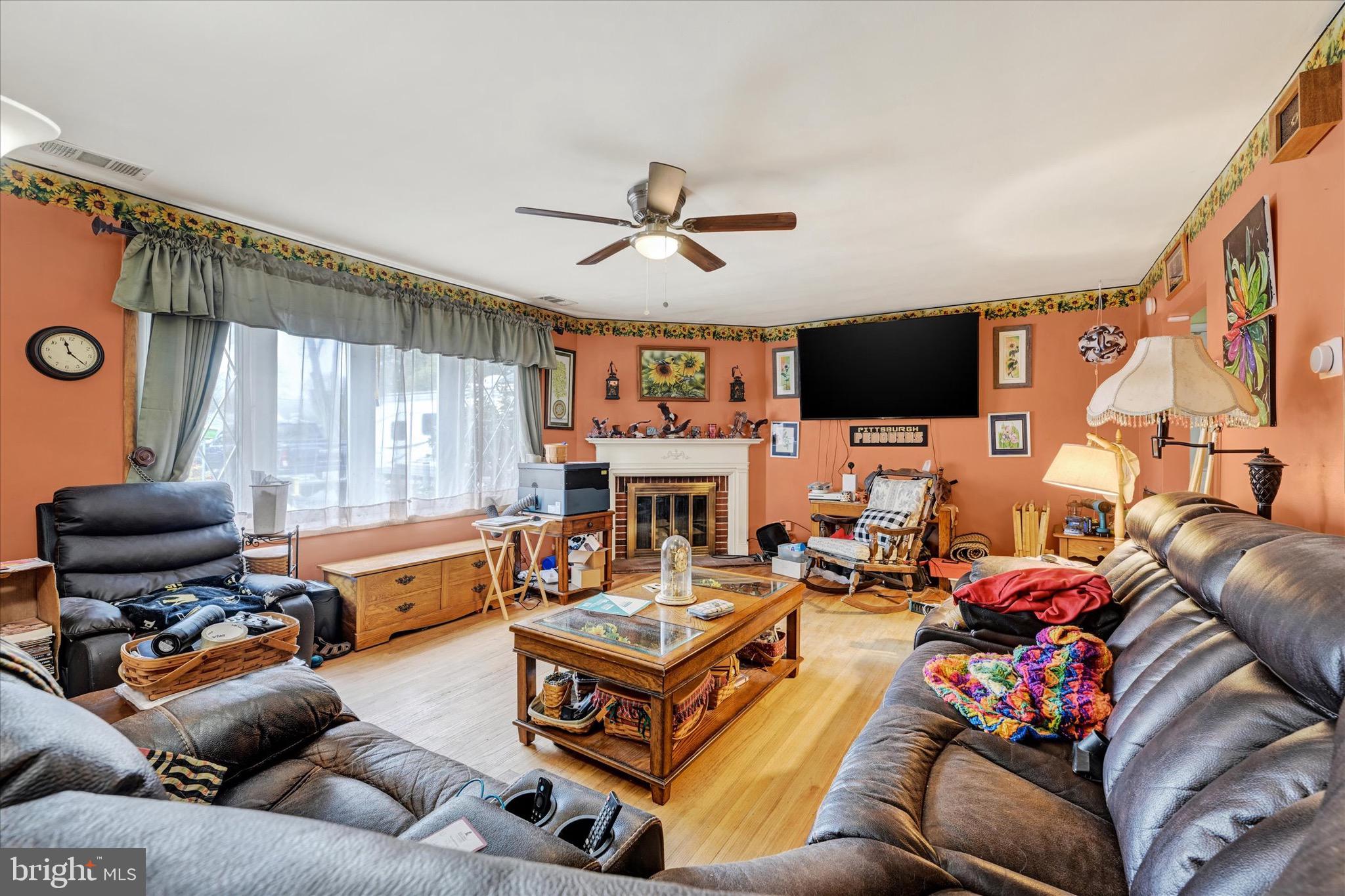 3725 Valley Road Ellicott City, MD 21042 - Photo 3 of 31 Living Room