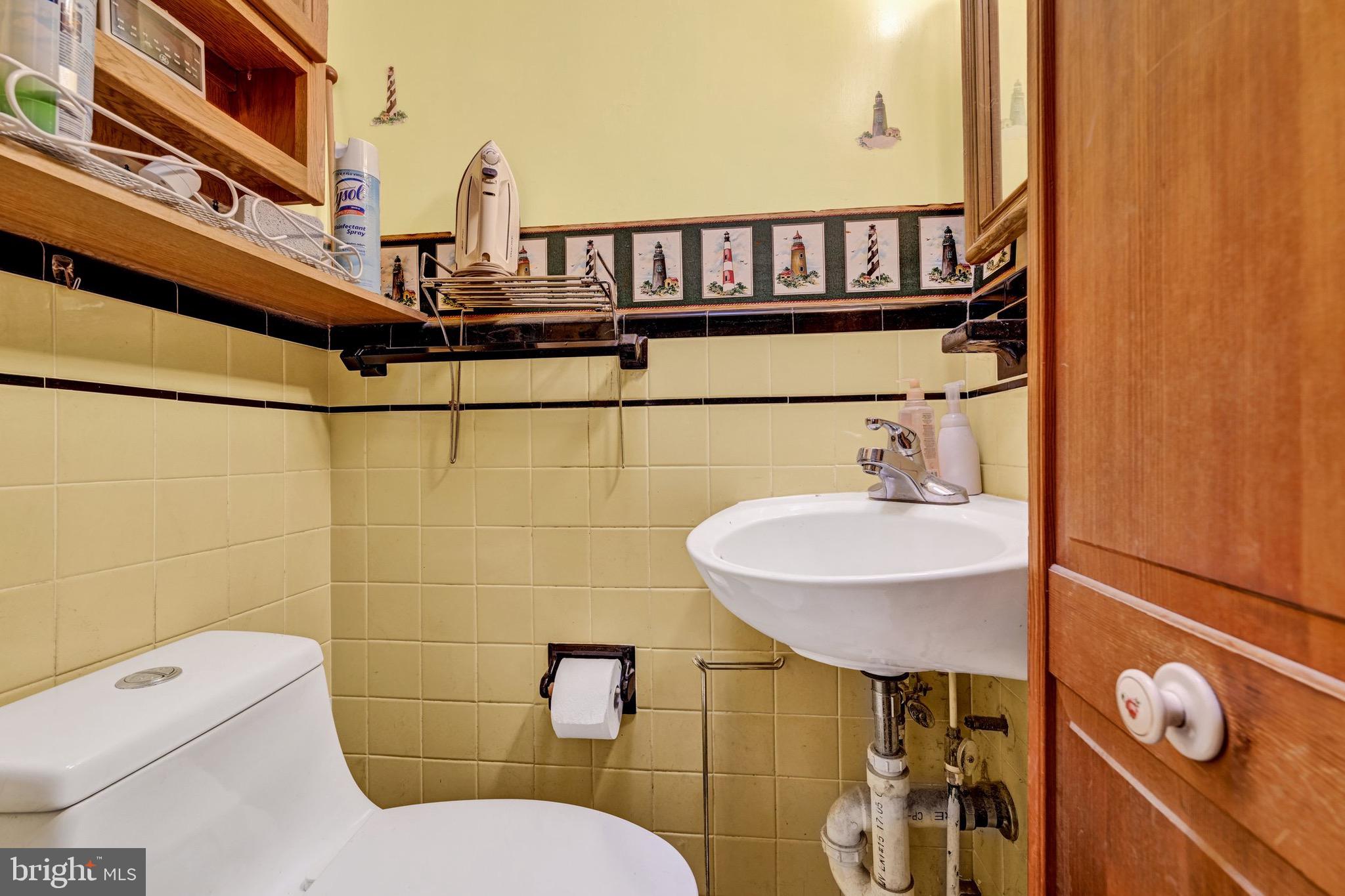 3725 Valley Road Ellicott City, MD 21042 - Photo 8 of 31 Primary Bedroom En-Suite Bathroom