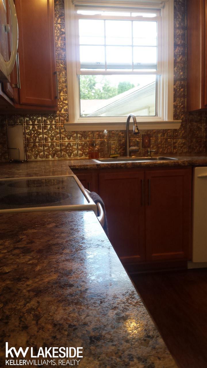 2244 Oakcrest Road Sterling Heights, MI 48310 - Photo 23 of 44 31302005-22.JPG