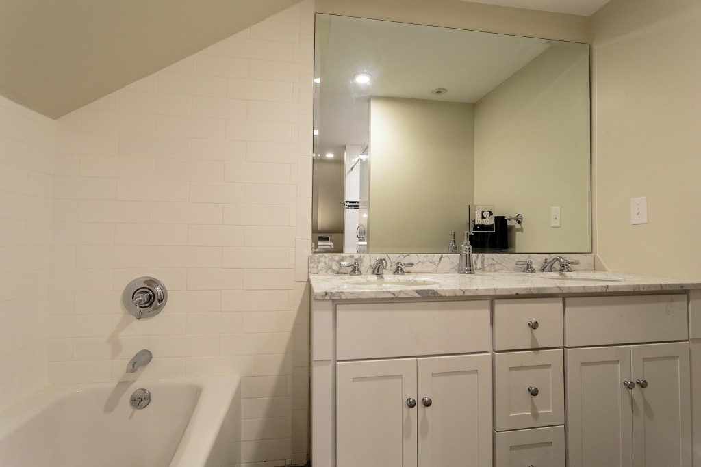 22 Brandon Road, Unit 2 Milton, MA 02186 - Photo 26 of 30 Gallery Image 26