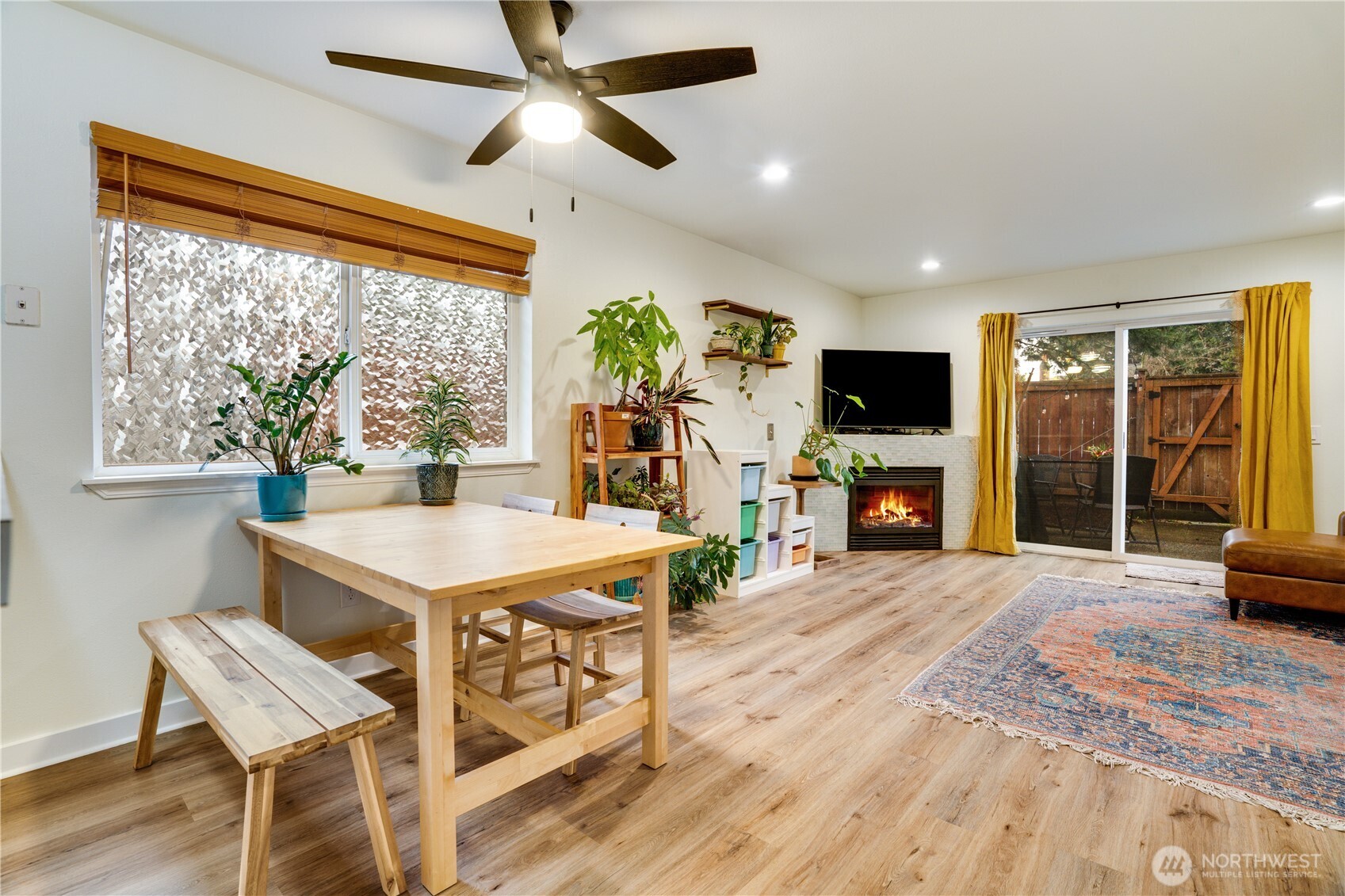 10319 Midvale Avenue North, Unit A Seattle, WA 98133 - Photo 8 of 34