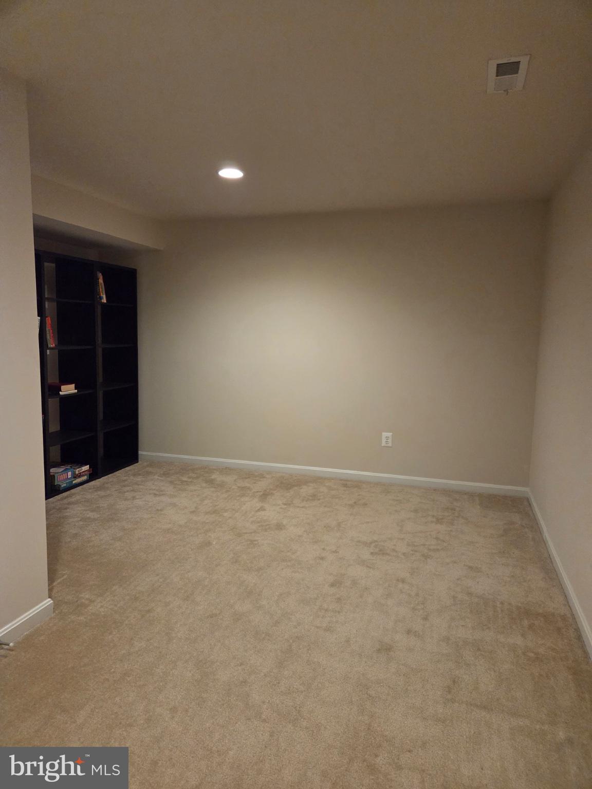 5394 MacDonald Road Woodbridge, VA 22193 - Photo 63 of 70 Versatile space ready for your vision.