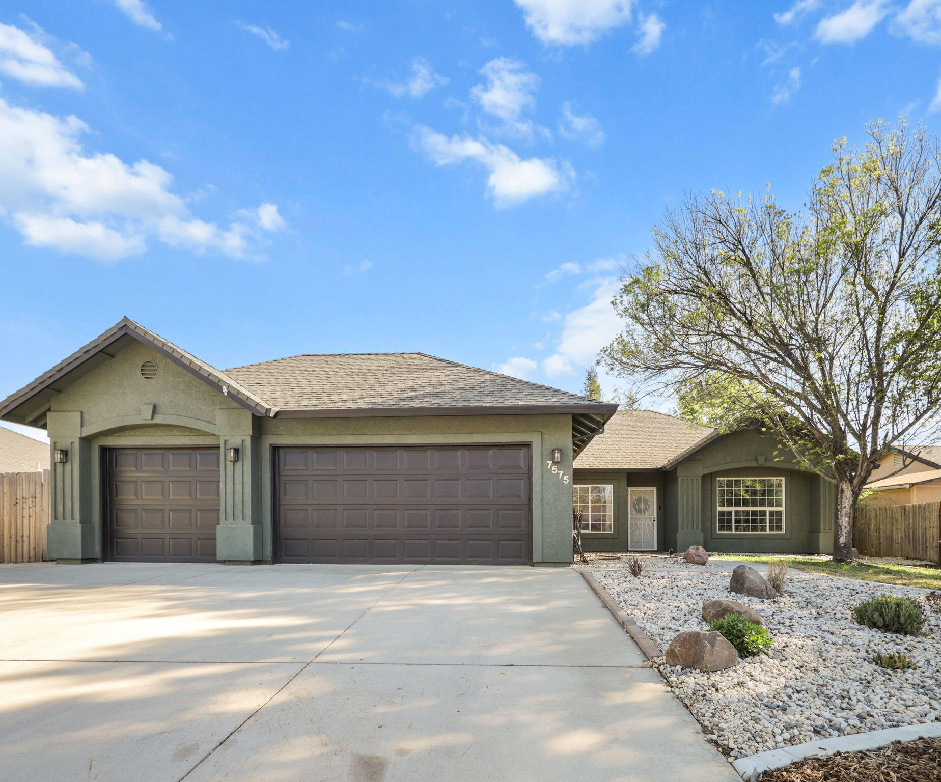 7575 Pit Road Redding, CA 96001 - Photo 2 of 32 29-web-or-mls-8Q0A9148