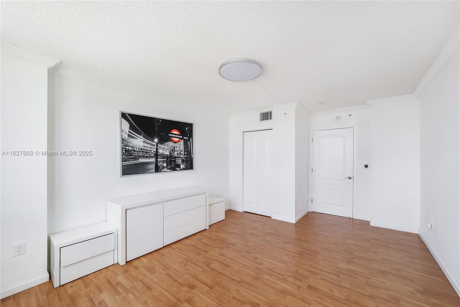 90 Alton Road, Unit 2909 Miami Beach, FL 33139 - Photo 22 of 56 Gallery Image 22