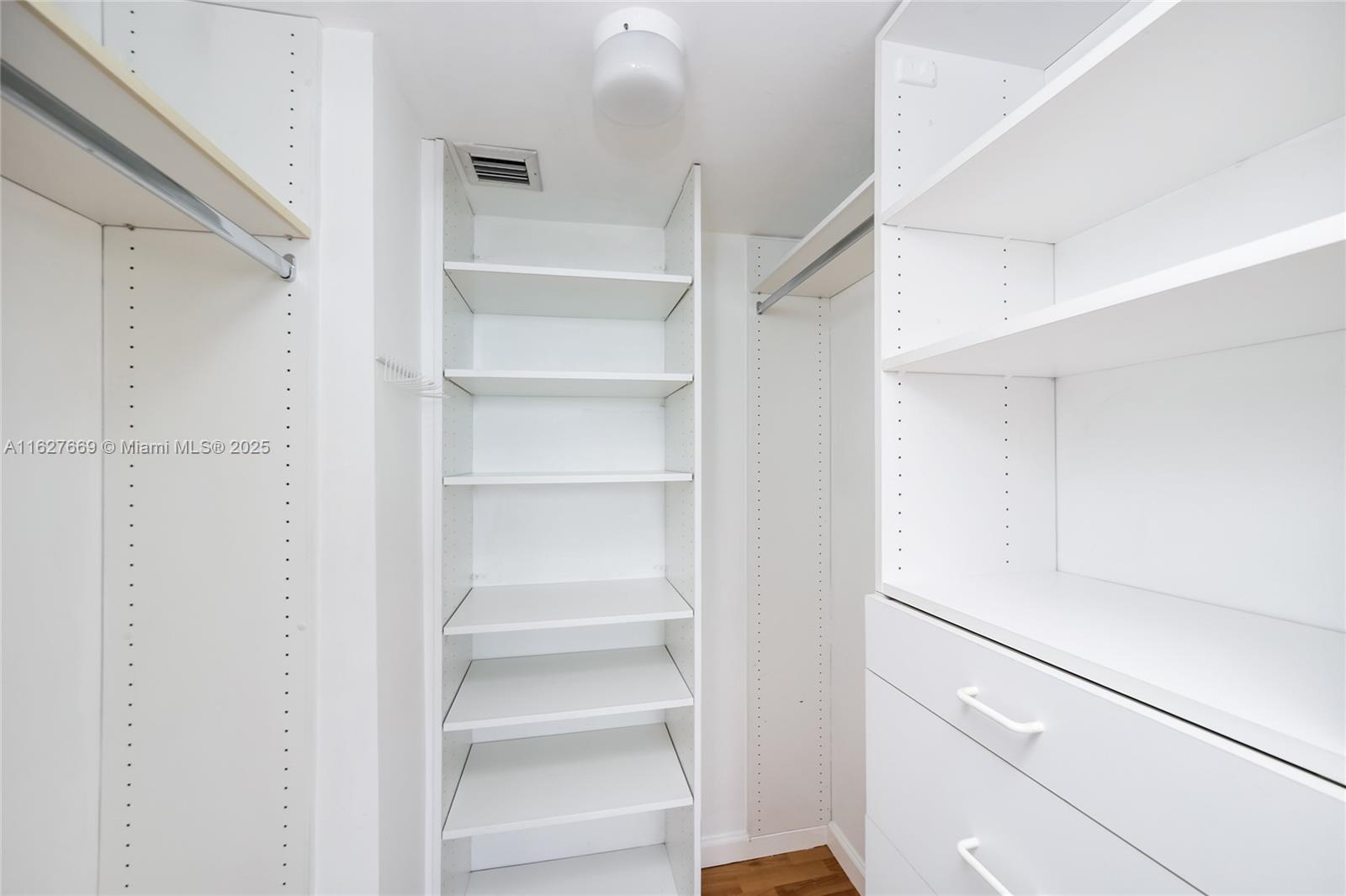 90 Alton Road, Unit 2909 Miami Beach, FL 33139 - Photo 23 of 56 Gallery Image 23