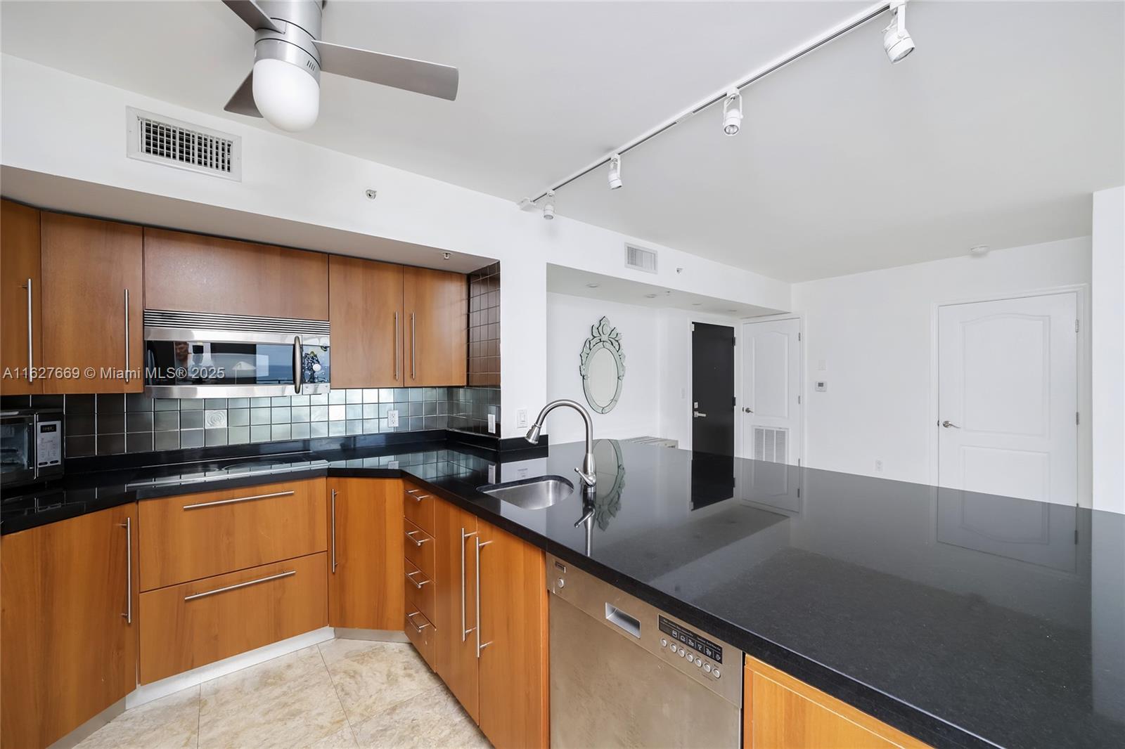 90 Alton Road, Unit 2909 Miami Beach, FL 33139 - Photo 32 of 56 Gallery Image 32