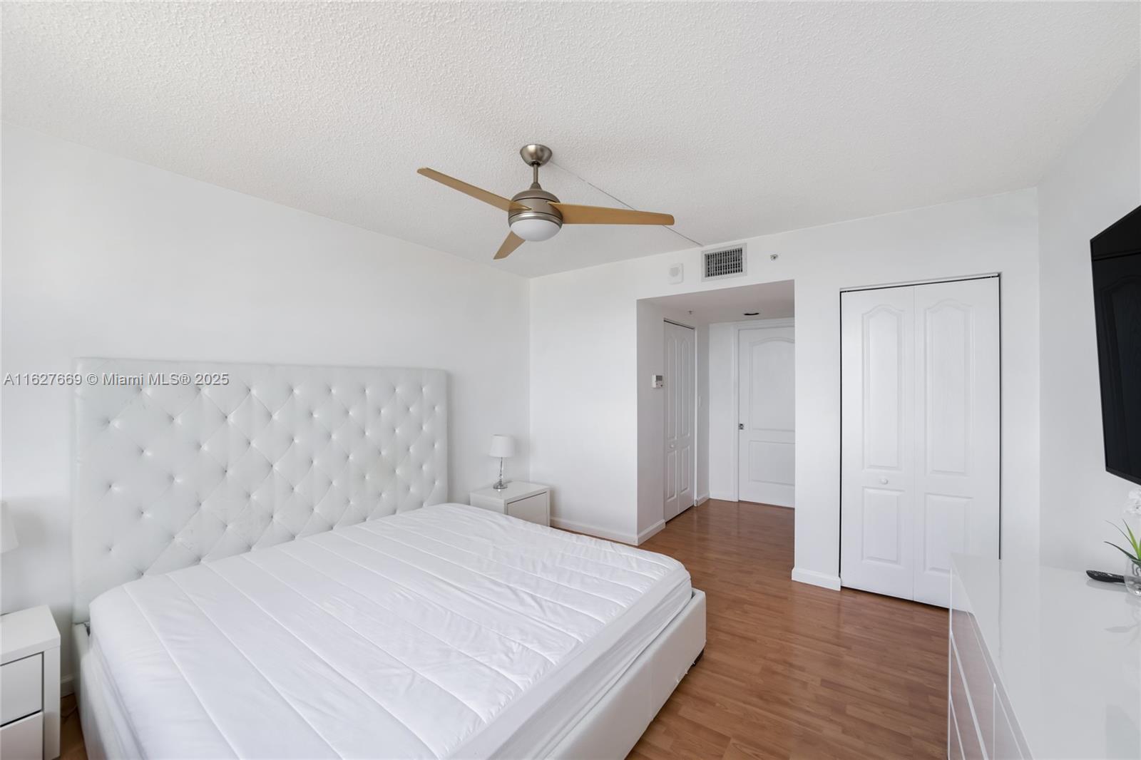 90 Alton Road, Unit 2909 Miami Beach, FL 33139 - Photo 8 of 56 Gallery Image 8