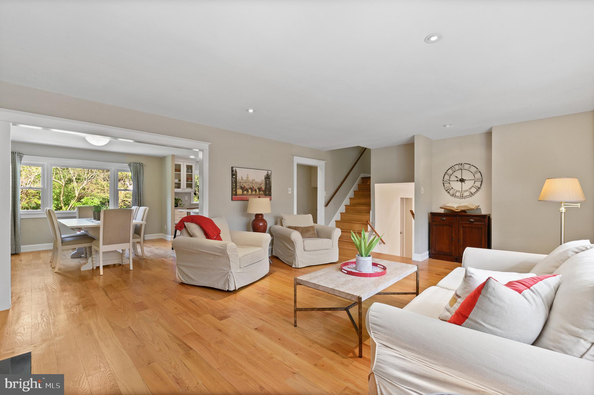 206 Knoll Road Wallingford, PA 19086 - Photo 12 of 35 Spacious living room