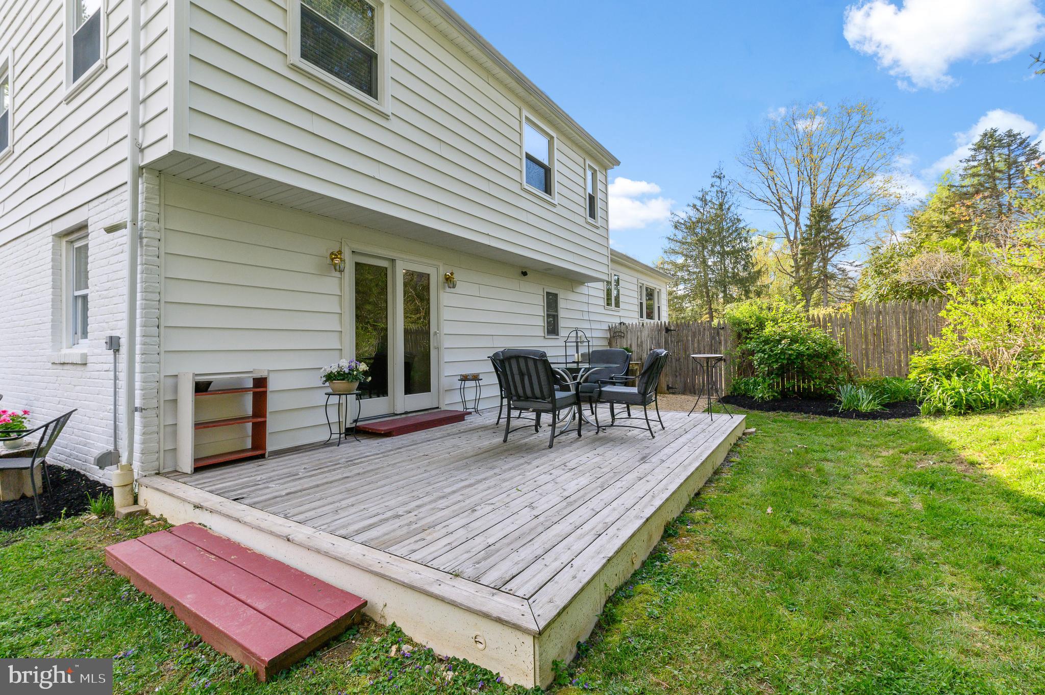 206 Knoll Road Wallingford, PA 19086 - Photo 30 of 35 Deck