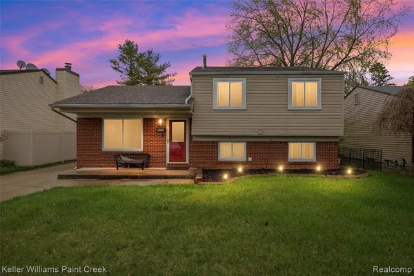 $260,000 | 33984 Little Mack Avenue, Clinton Township, MI 48035