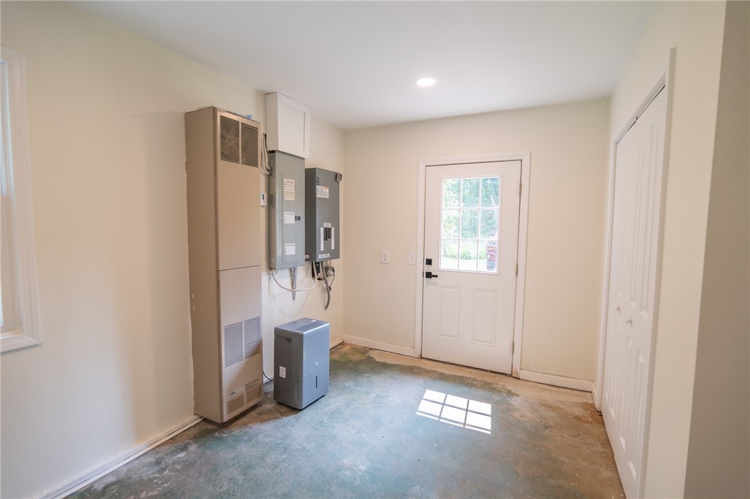 247 Quaker Lane Scituate, RI 02857 - Photo 20 of 21 Breezeway