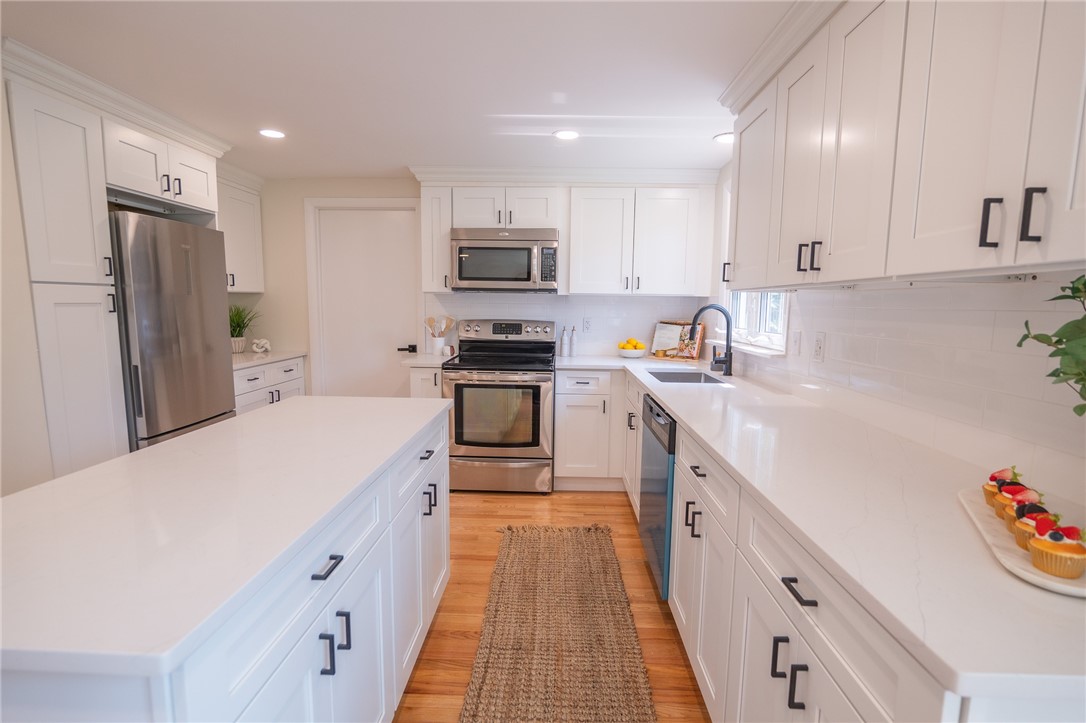 247 Quaker Lane Scituate, RI 02857 - Photo 3 of 21