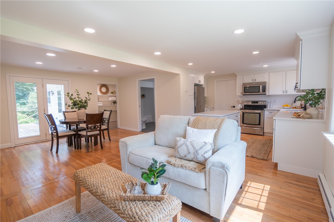 247 Quaker Lane Scituate, RI 02857 - Photo 5 of 21 Living Room