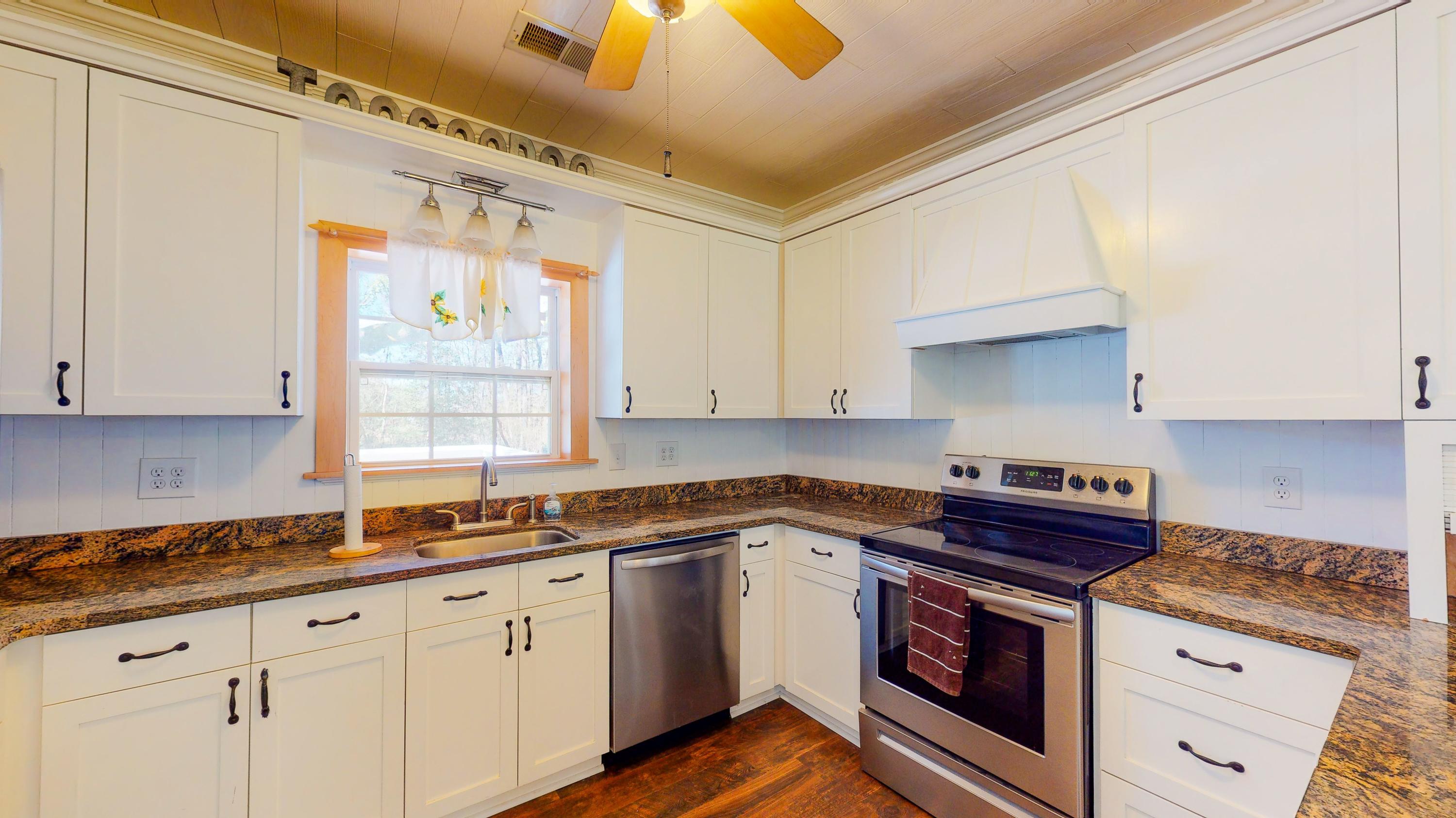 7870 Toogoodoo Road Hollywood, SC 29449 - Photo 14 of 45 Kitchen