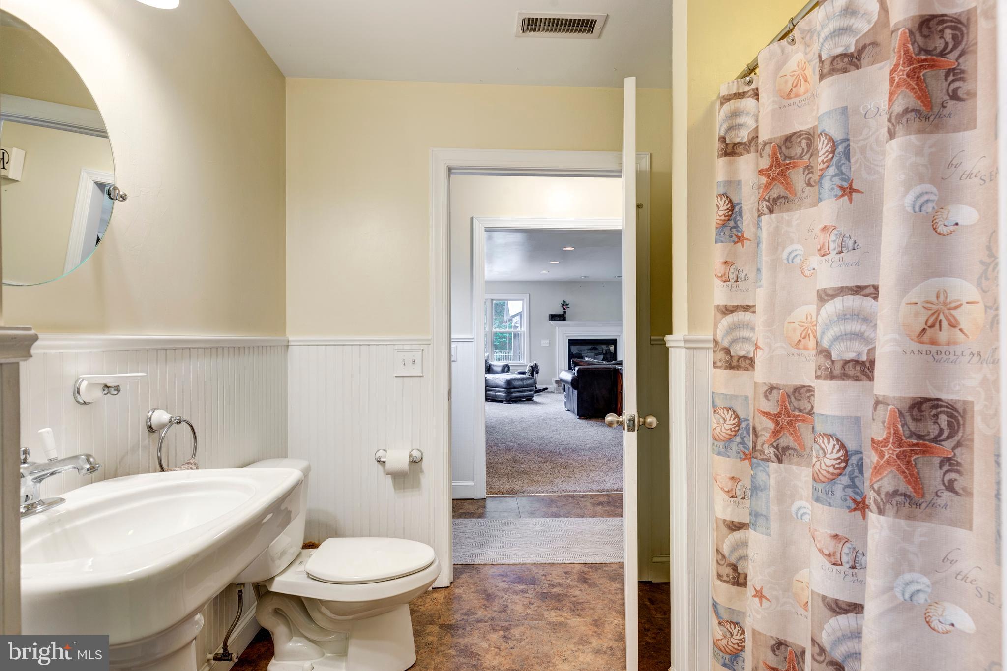1559 Herrs Ridge Road Gettysburg, PA 17325 - Photo 11 of 86 Main Level Full Bath