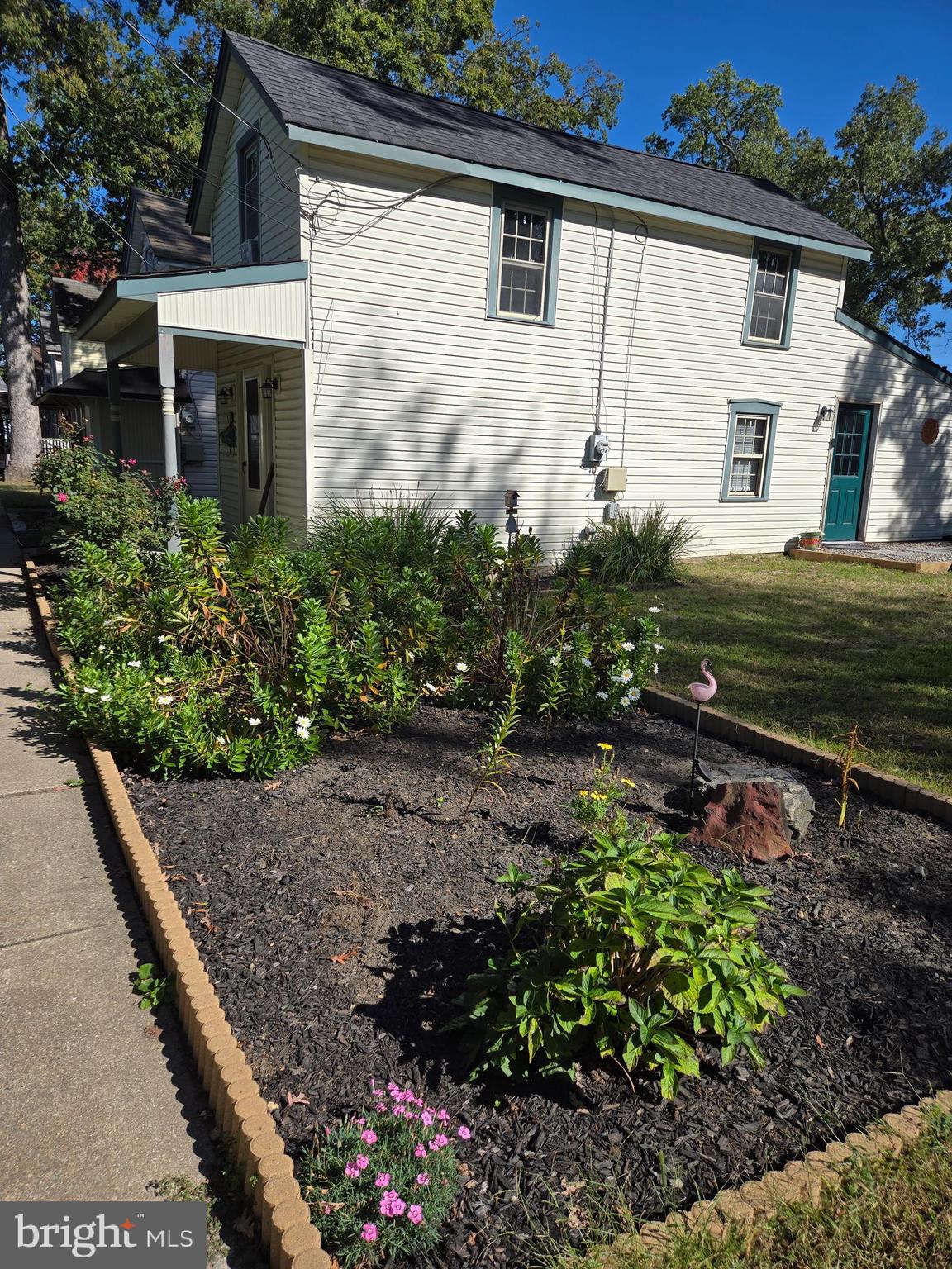 127 3rd Avenue Pitman, NJ 08071 - Photo 5 of 15 a view of a house with a yard