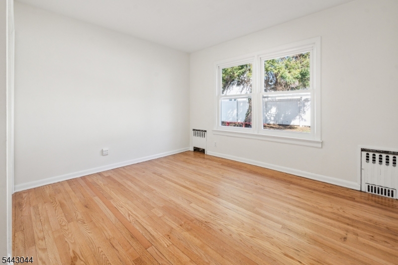 623 Livingston Road Elizabeth, NJ 07208 - Photo 5 of 22