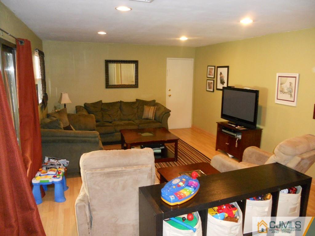 49 Partch Place Edison, NJ 08817 - Photo 4 of 18 Gallery Image 4