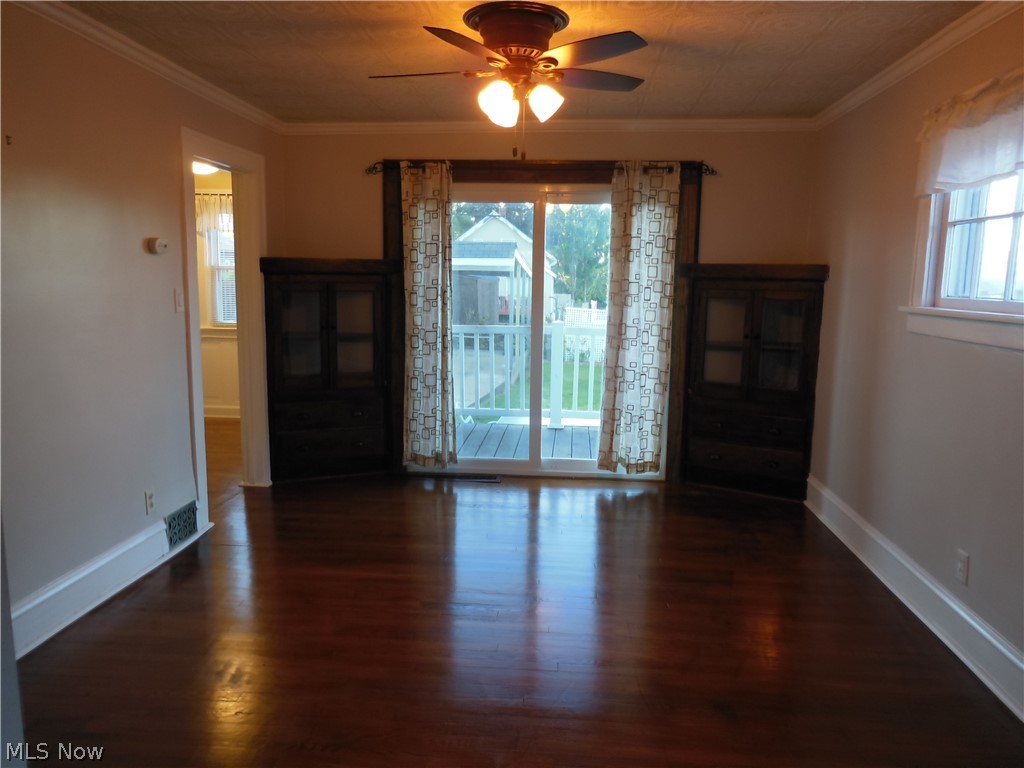 7002 Ridgewood Avenue Parma, OH 44129 - Photo 9 of 16