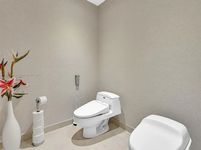 $17,500 | 16500 Collins Avenue, Unit PH54, Sunny Isles Beach, FL 33160