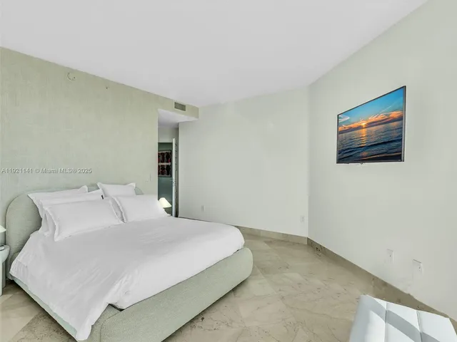 $17,500 | 16500 Collins Avenue, Unit PH54, Sunny Isles Beach, FL 33160