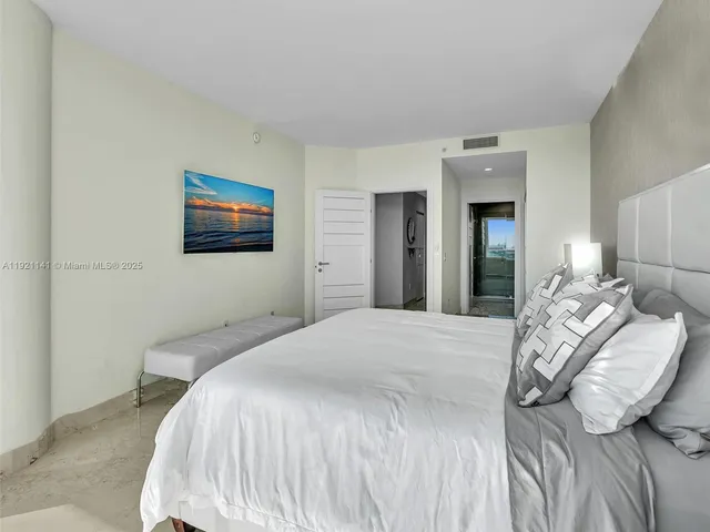 $17,500 | 16500 Collins Avenue, Unit PH54, Sunny Isles Beach, FL 33160