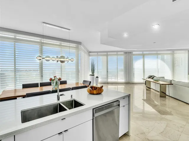 $17,500 | 16500 Collins Avenue, Unit PH54, Sunny Isles Beach, FL 33160