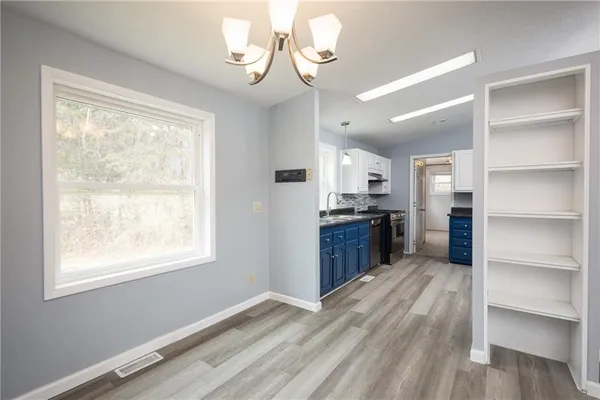 $250,000 | 196 Southeast 51 Road, Warrensburg, MO 64093