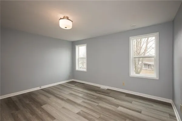 $250,000 | 196 Southeast 51 Road, Warrensburg, MO 64093