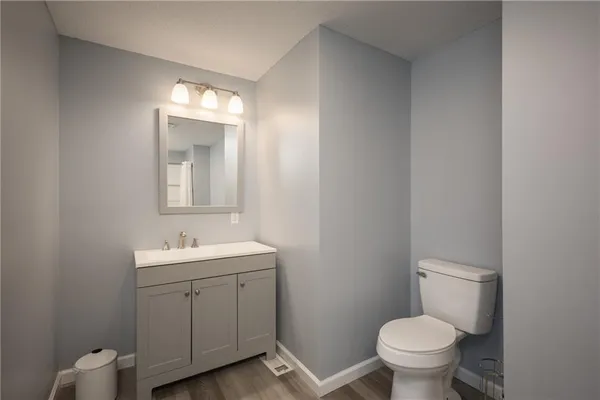 $250,000 | 196 Southeast 51 Road, Warrensburg, MO 64093