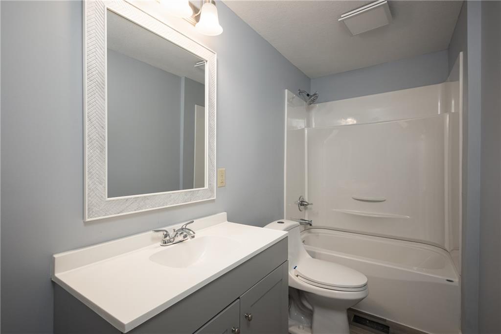 196 Southeast 51 Road Warrensburg, MO 64093 - Photo 27 of 47