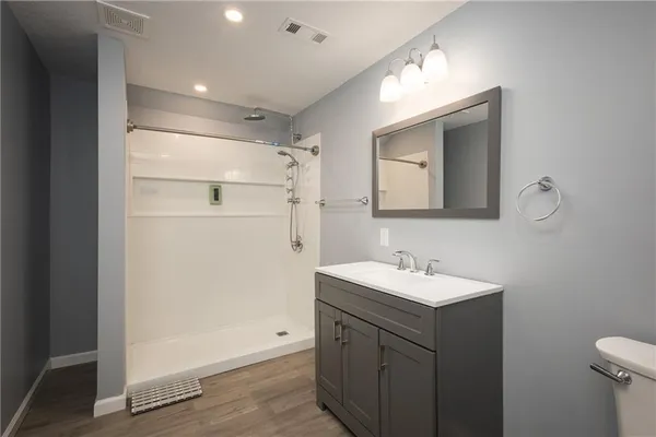 $250,000 | 196 Southeast 51 Road, Warrensburg, MO 64093