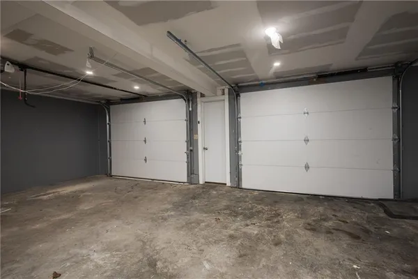 $250,000 | 196 Southeast 51 Road, Warrensburg, MO 64093