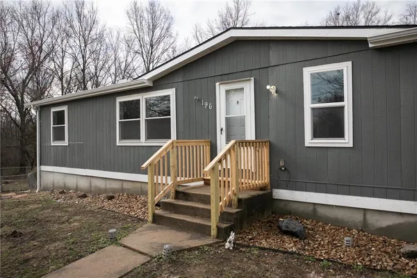 $250,000 | 196 Southeast 51 Road, Warrensburg, MO 64093