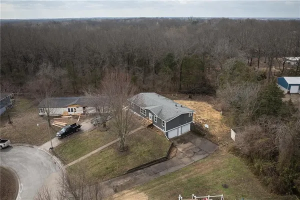 $250,000 | 196 Southeast 51 Road, Warrensburg, MO 64093