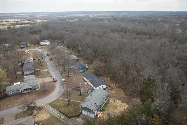 $250,000 | 196 Southeast 51 Road, Warrensburg, MO 64093