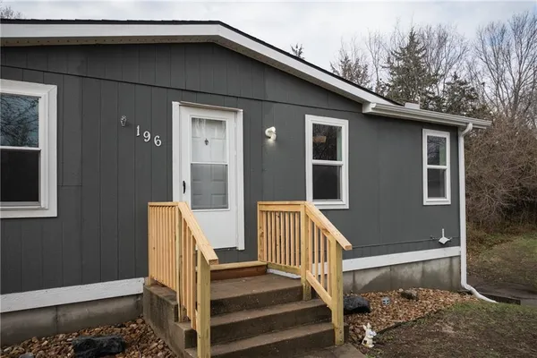 $250,000 | 196 Southeast 51 Road, Warrensburg, MO 64093