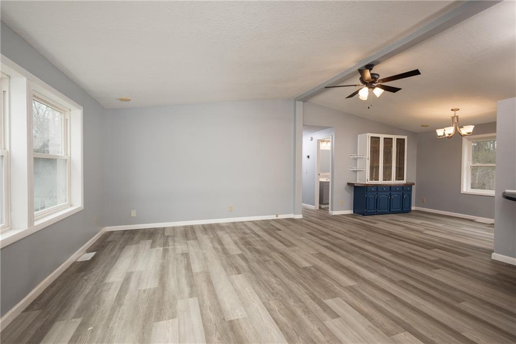 196 Southeast 51 Road Warrensburg, MO 64093 - Photo 7 of 47