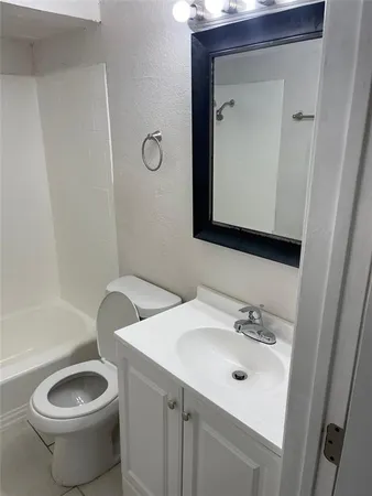 $995 | 4950 Live Oak Street, Unit 105, Dallas, TX 75206
