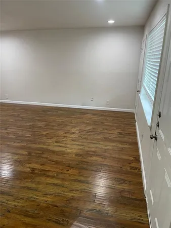 $995 | 4950 Live Oak Street, Unit 105, Dallas, TX 75206