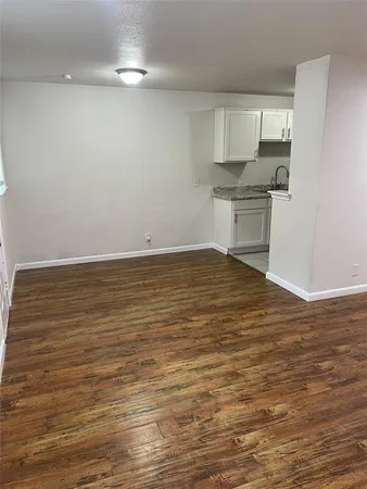 $995 | 4950 Live Oak Street, Unit 105, Dallas, TX 75206