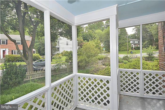 6001 Conway Road Bethesda, MD 20817 - Photo 13 of 26 a view of a deck with wooden floor and wooden fence