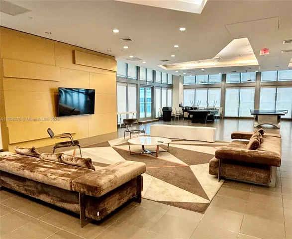 $6,500 | 79 Southwest 12th Street, Unit 4012S, Miami, FL 33130