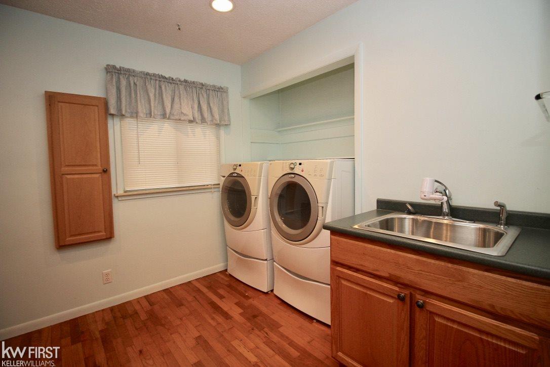 2225 Miller Road Flint, MI 48503 - Photo 19 of 33 50001387-19.JPG