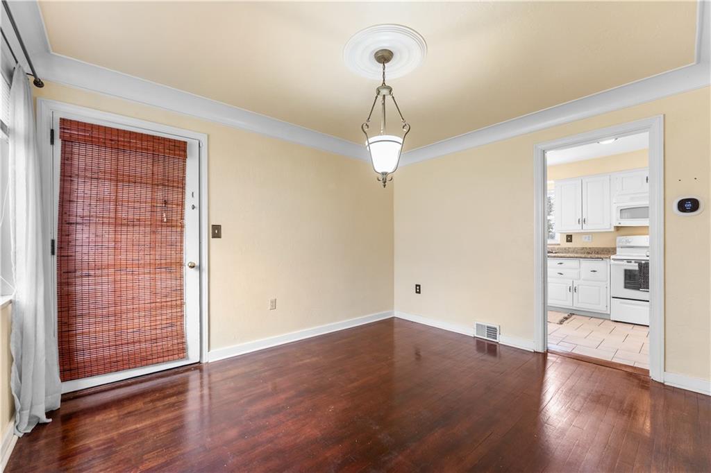 780 Scott Road Pittsburgh, PA 15228 - Photo 8 of 33 Gallery Image 8
