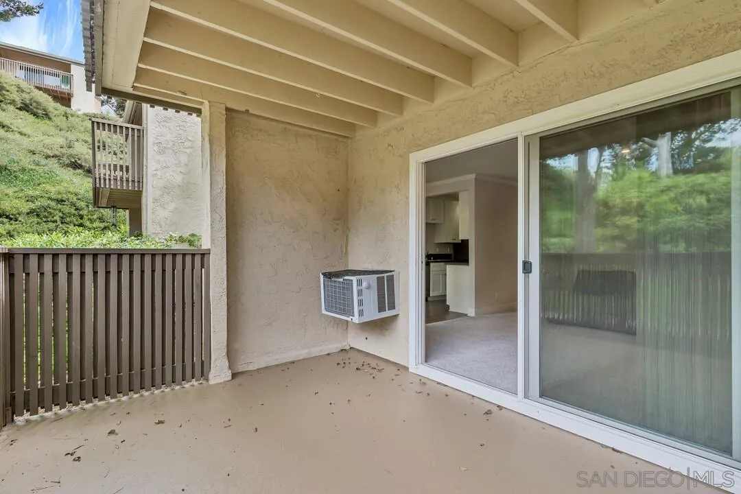8541 Villa La Jolla Drive, Unit E La Jolla, CA 92037 - Photo 18 of 25