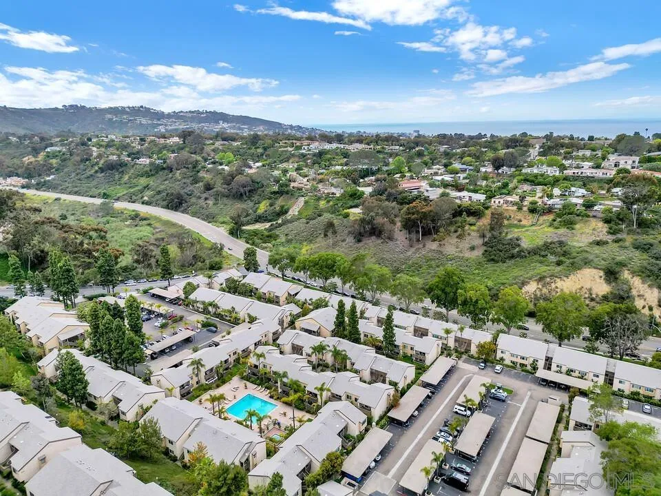 8541 Villa La Jolla Drive, Unit E La Jolla, CA 92037 - Photo 21 of 25 an aerial view of multiple house