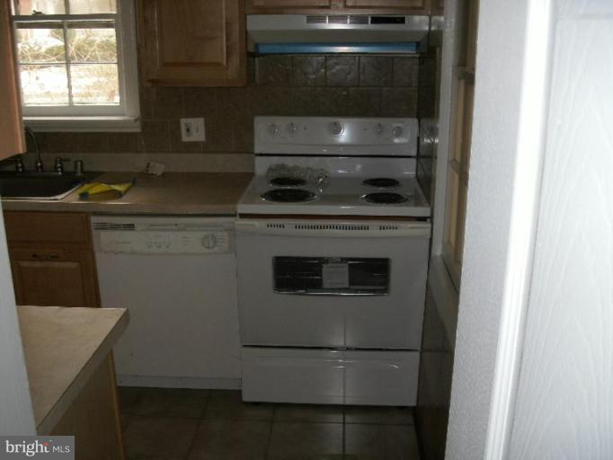 3308 Randall Road Suitland, MD 20746 - Photo 5 of 6 Kitchen